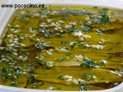 Boquerones en vinagre macerar Boquerones en vinagre macerar