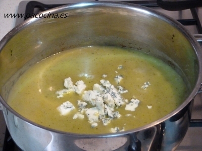 Crema de calabacín con queso azul