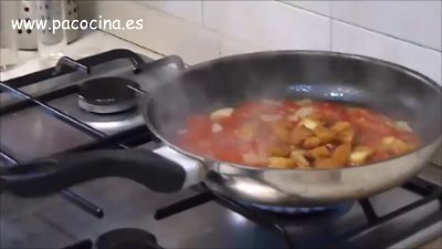 Panga en salsa de pimientos del piquillo sofrito