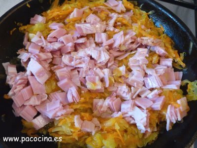 Pastel de calabacín y zanahoria sofrito