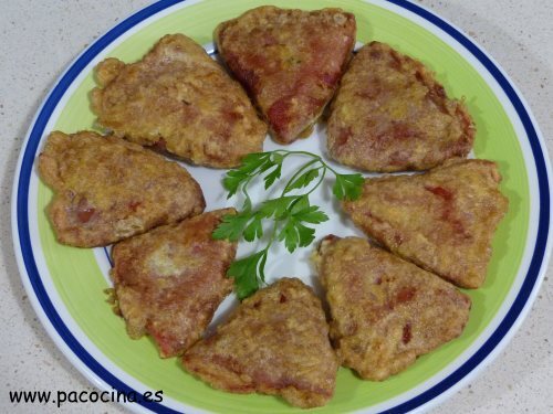 Pimientos del piquillo rellenos de atún fritos Pimientos del piquillo rellenos de atún fritos