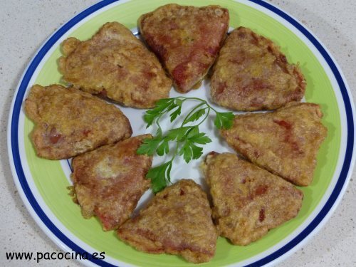 Pimientos del piquillo rellenos de atún fritos