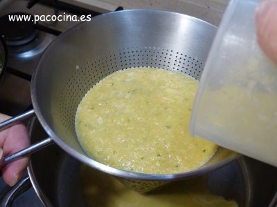 Colar salsa Colar salsa
