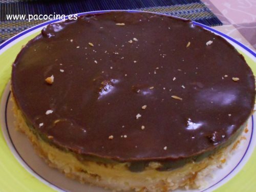 Tarta sin horno de magdalenas, crema pastelera, mermelada y chocolate Tarta sin horno de magdalenas, crema pastelera, mermelada y chocolate