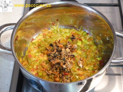 Arroz con mejillones sofrito