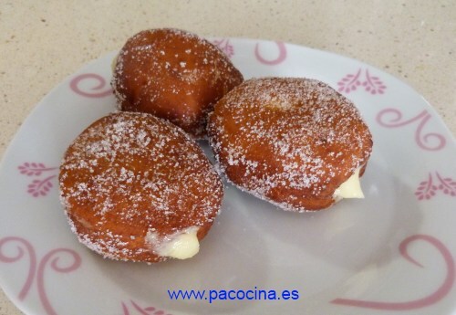 Bambas fritas rellenas de crema Bambas fritas rellenas de crema