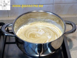 Brócoli gratinado en crema de puerros