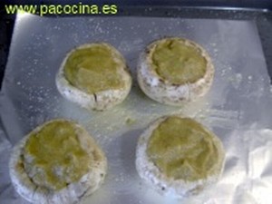 Champiñones rellenos de crema de zanahoria