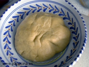 Empanada de atún masa