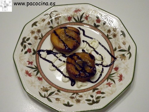 Melocotones asados con nata Melocotones asados con nata