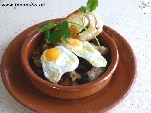 Panceta con huevos de codorniz