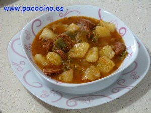 Patatas con chorizo