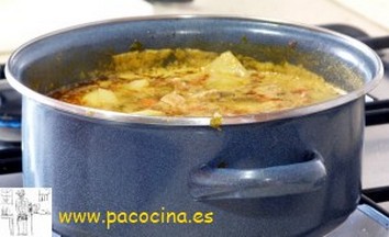 Patatas con verduras y carne