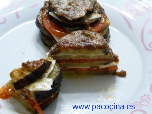 Torre de berejenas en salsa de anchoas