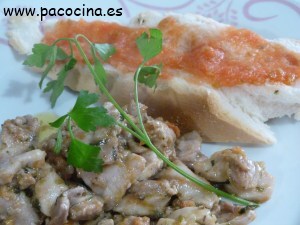 Tosta de pollo al curry